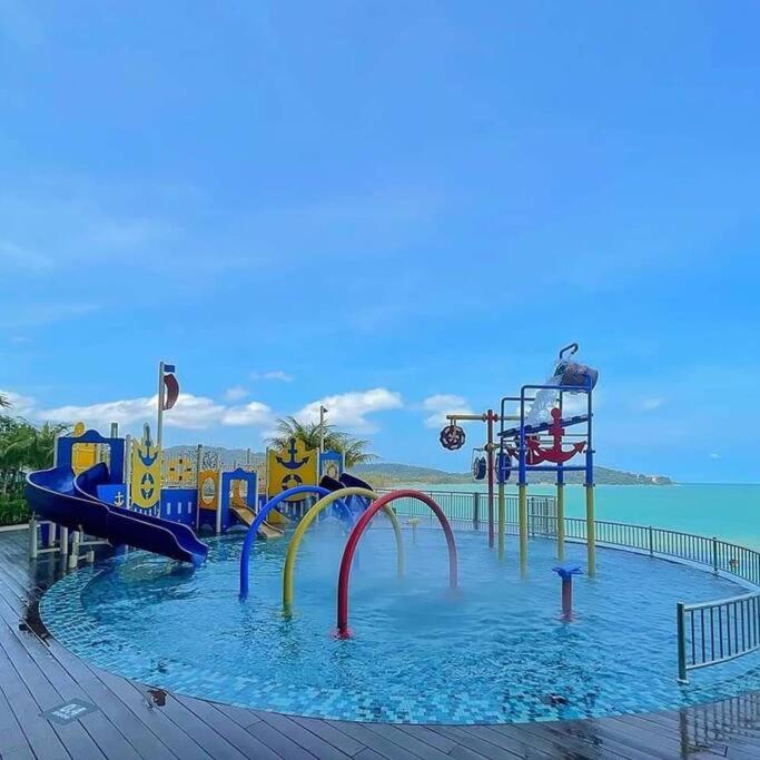 Cozy Seaview Studiosuite Hs Sweet Homestay Куантан Екстериор снимка